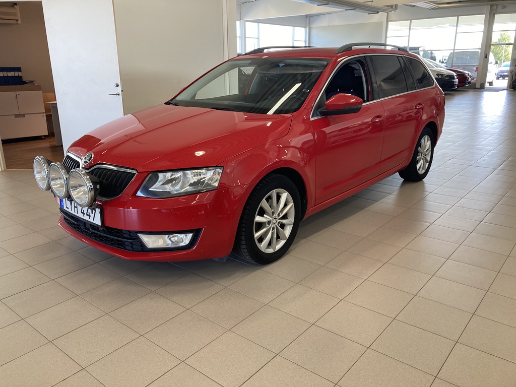 Skoda Octavia Combi LYH447