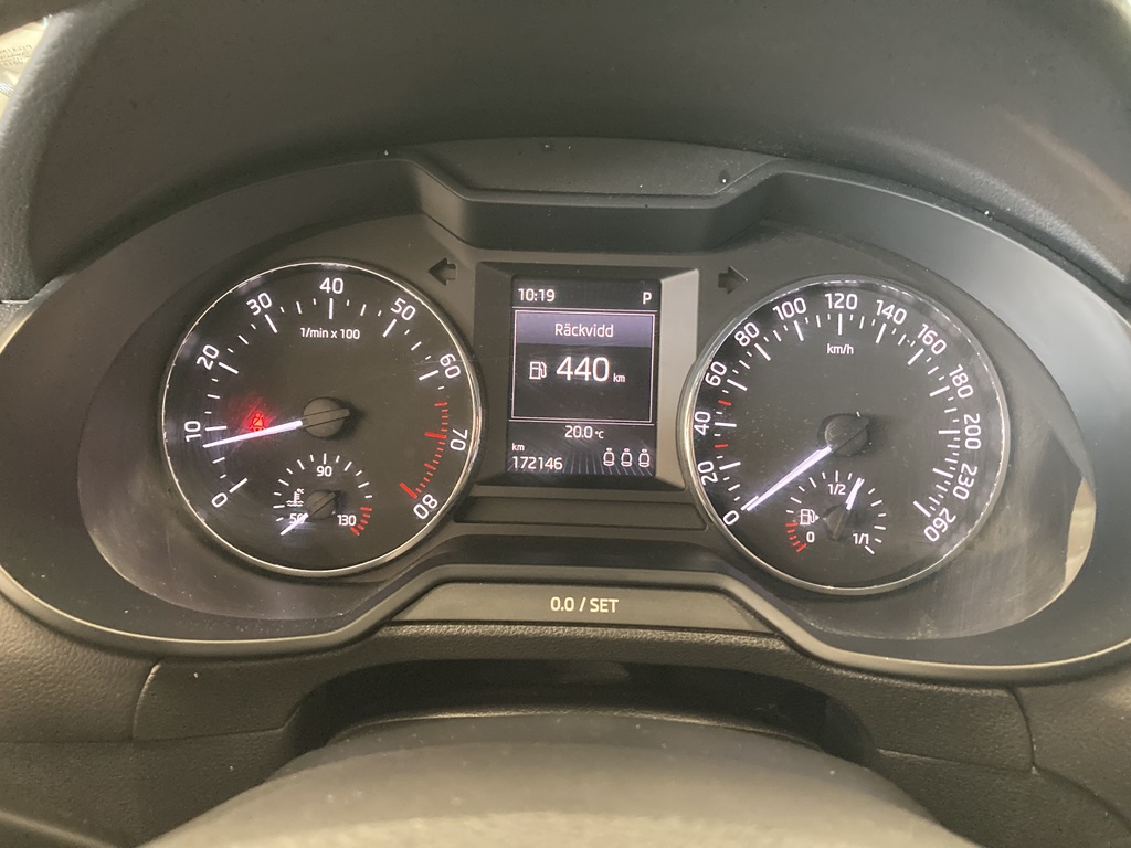 Skoda Octavia Combi LYH447