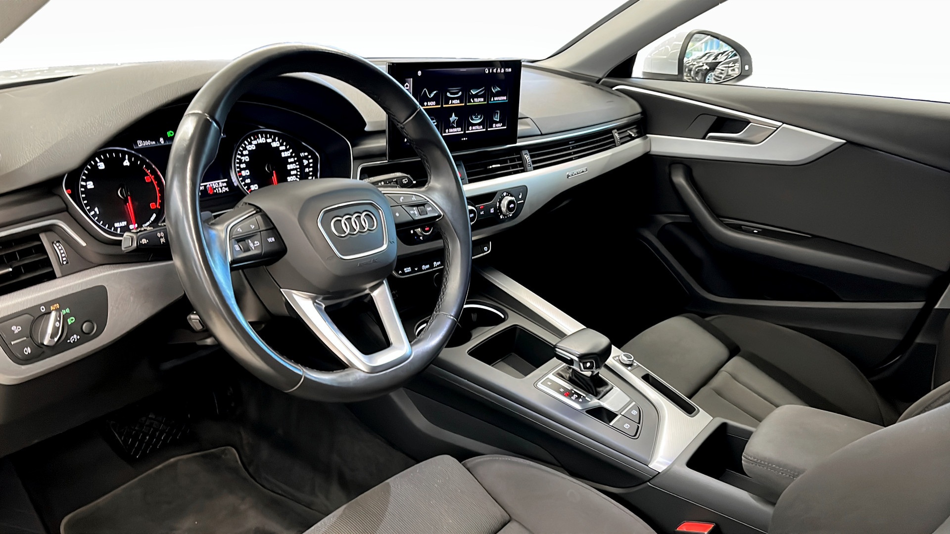 Audi A4 Avant LYJ01C