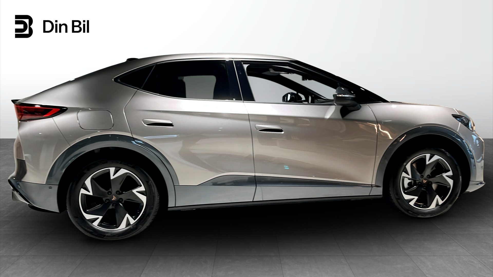 CUPRA Tavascan LYK12H