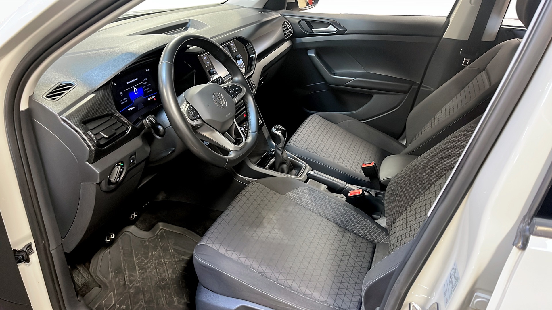 Volkswagen T-Cross LYO905
