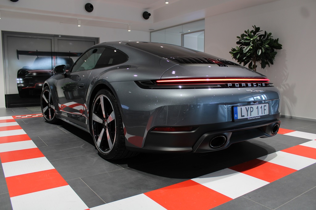 Porsche 992 LYP11F