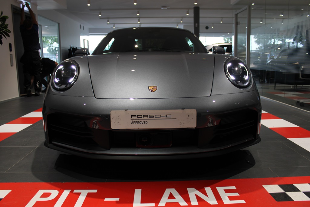 Porsche 992 LYP11F