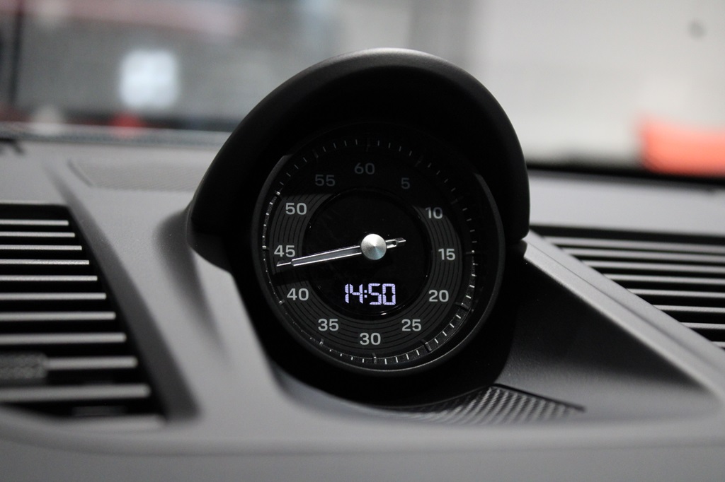 Porsche 992 LYP11F