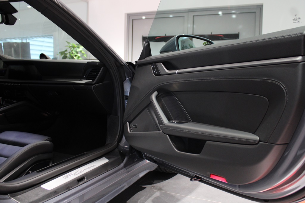 Porsche 992 LYP11F