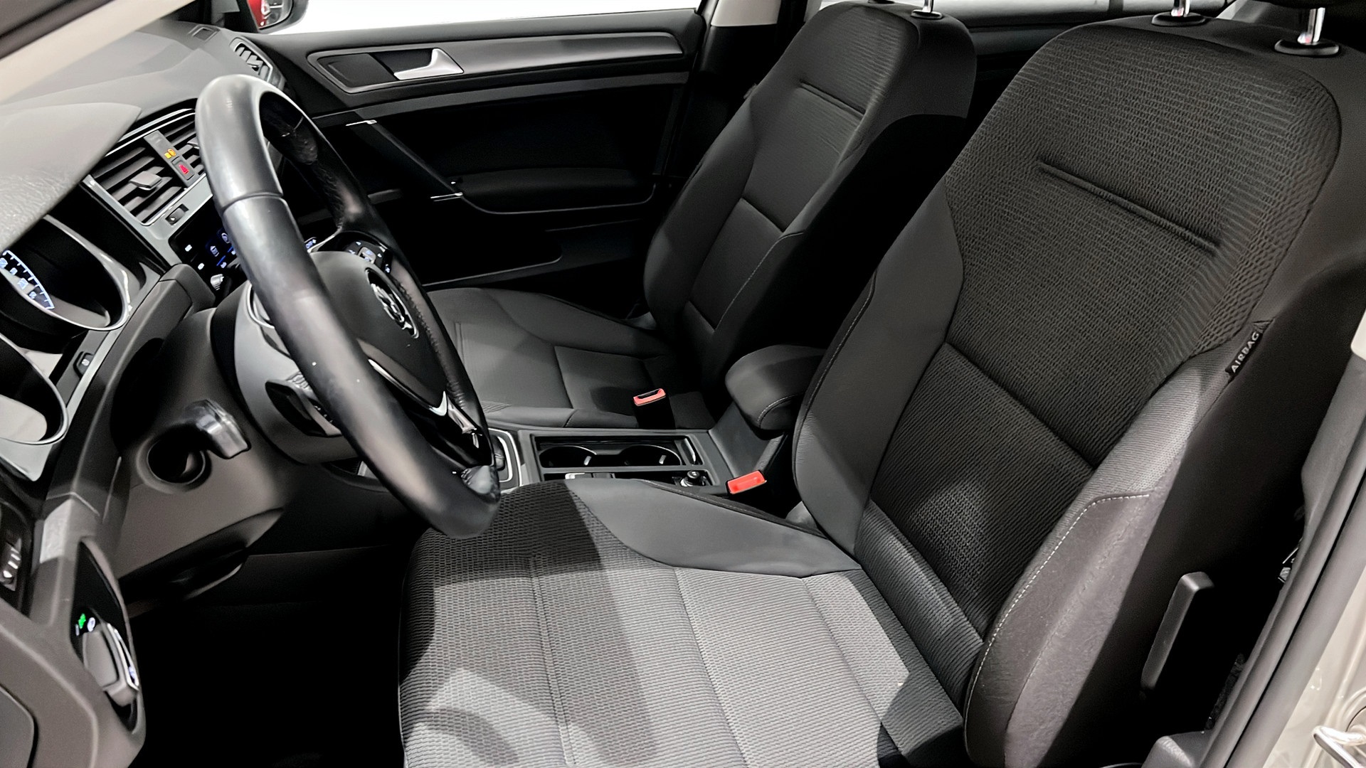 Volkswagen Golf LZE30S