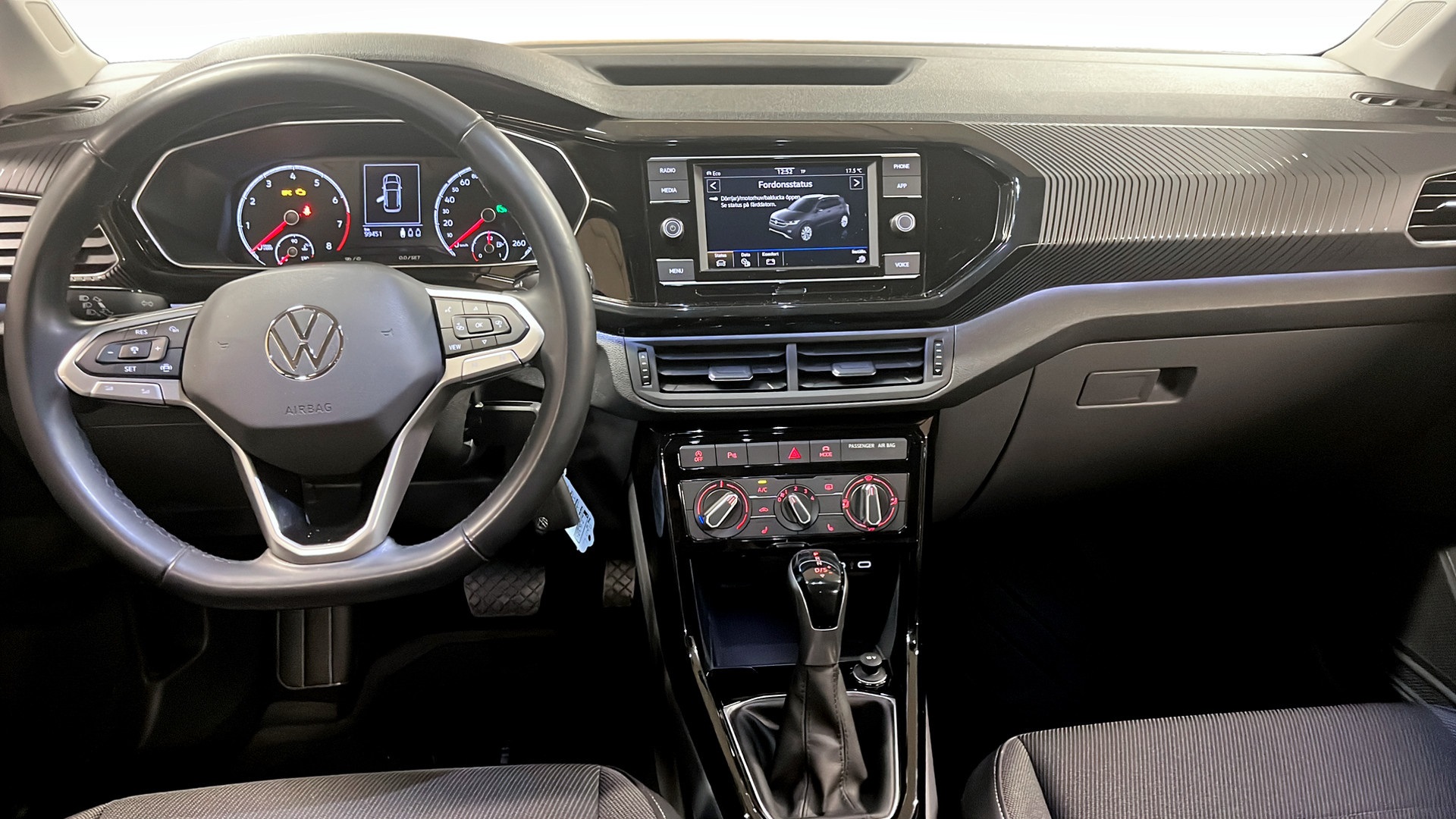 Volkswagen T-Cross LZG30U