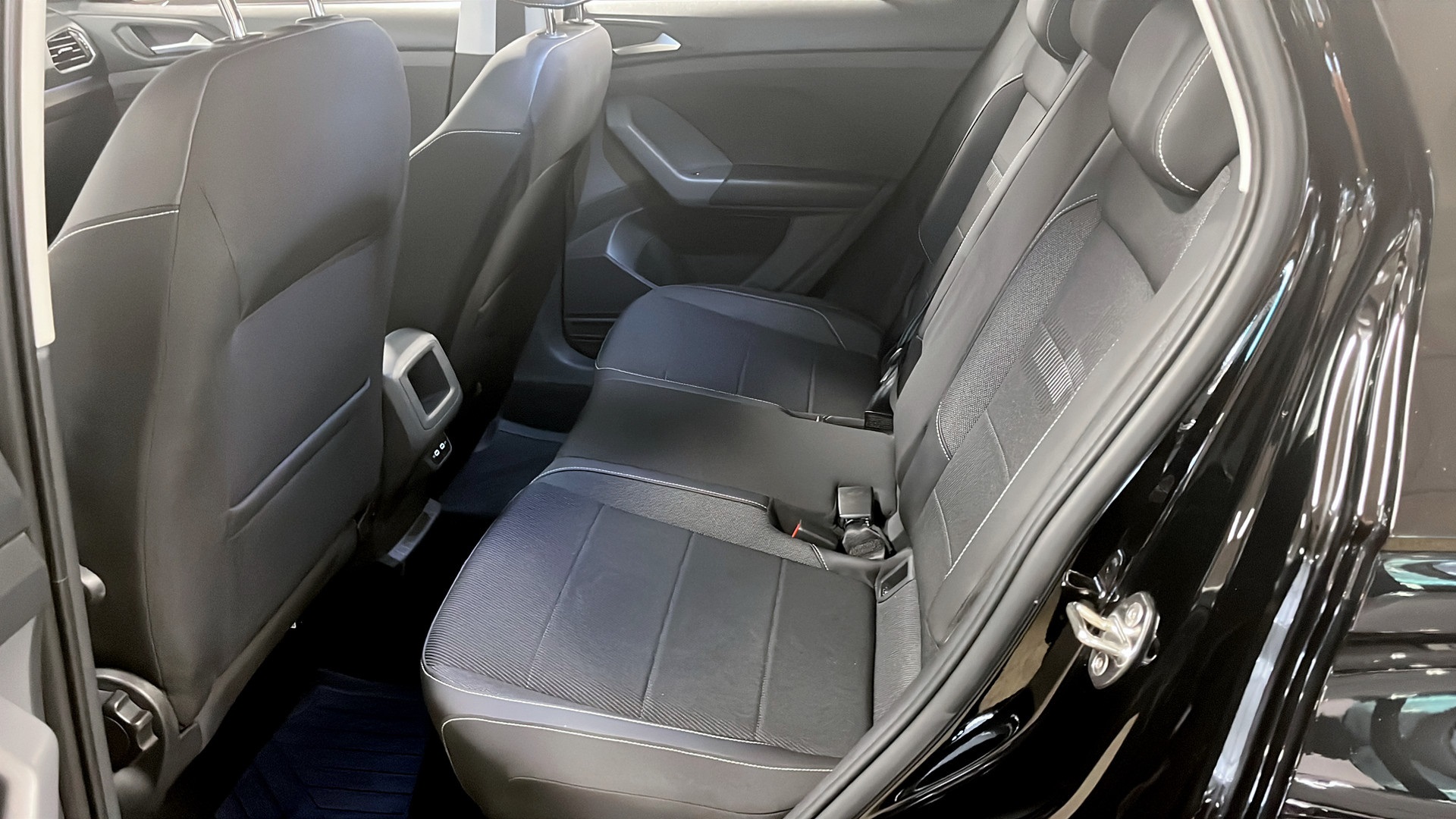 Volkswagen T-Cross LZG30U