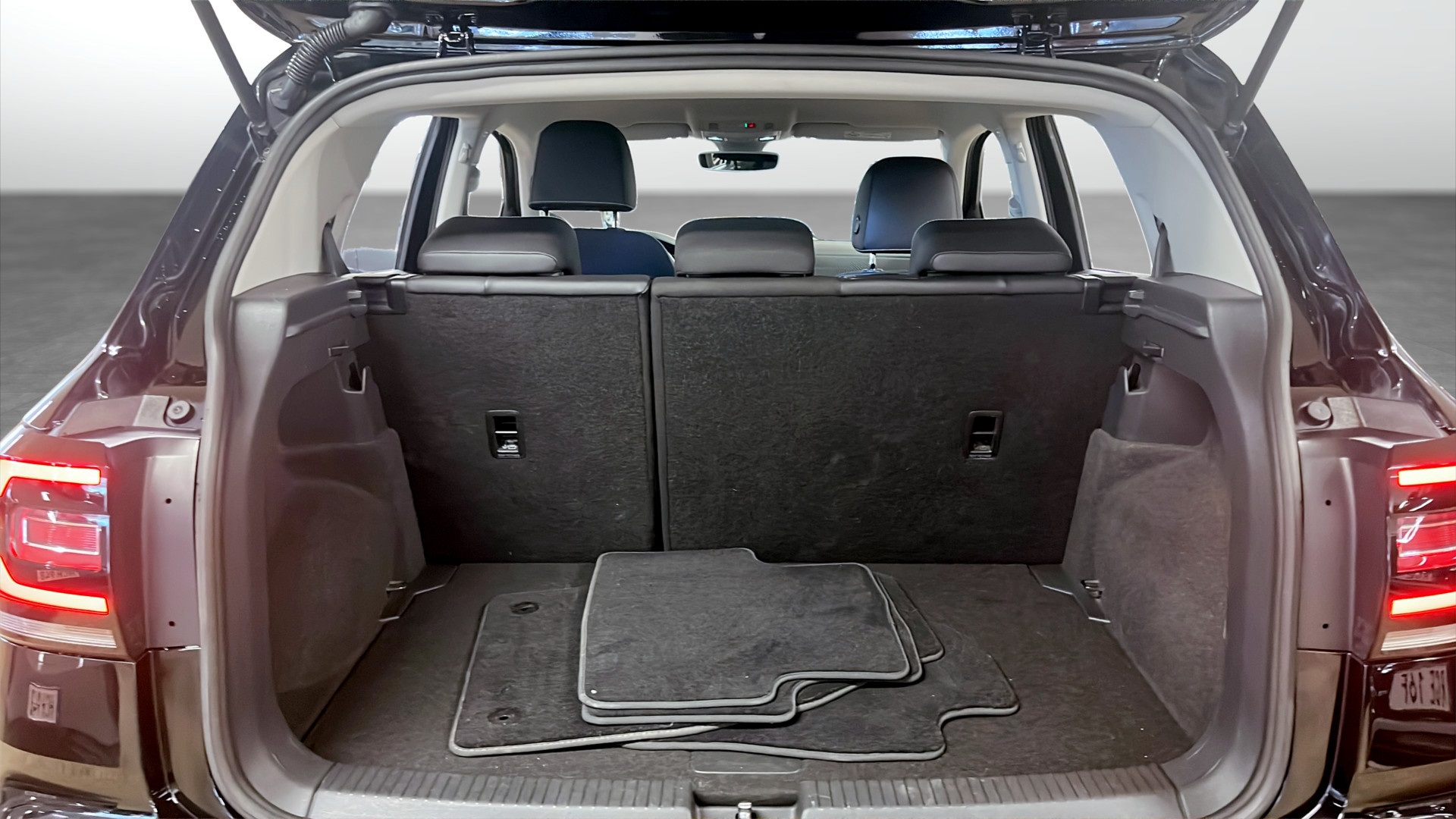 Volkswagen T-Cross LZG30U
