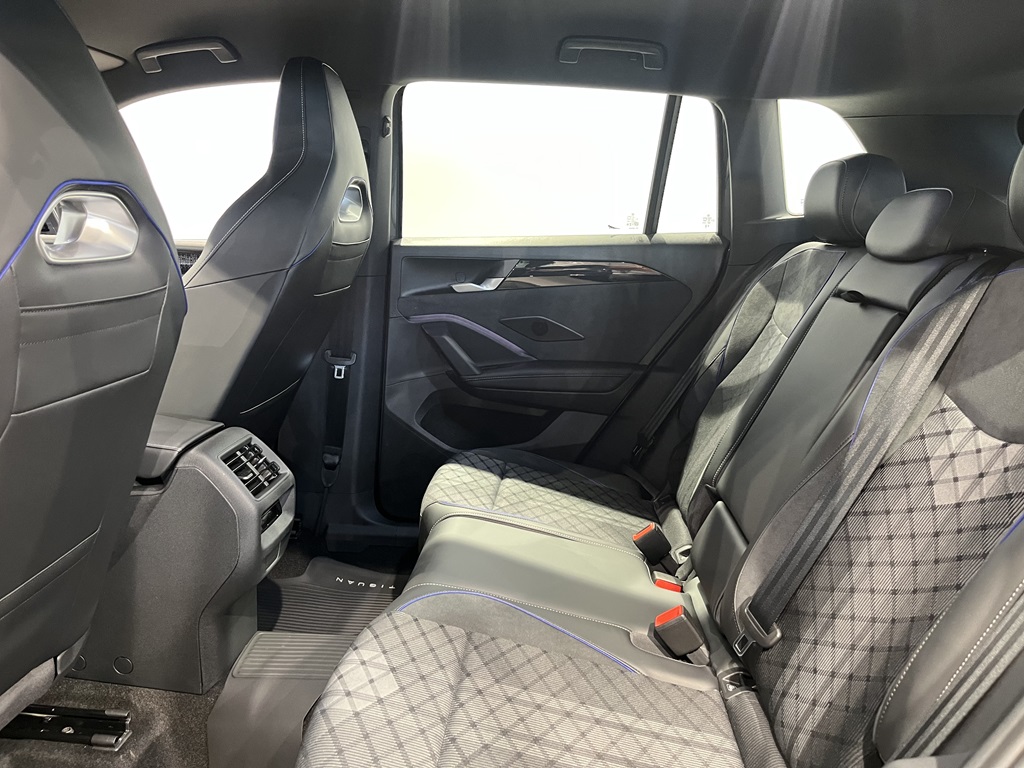 Volkswagen Tiguan LZL92W