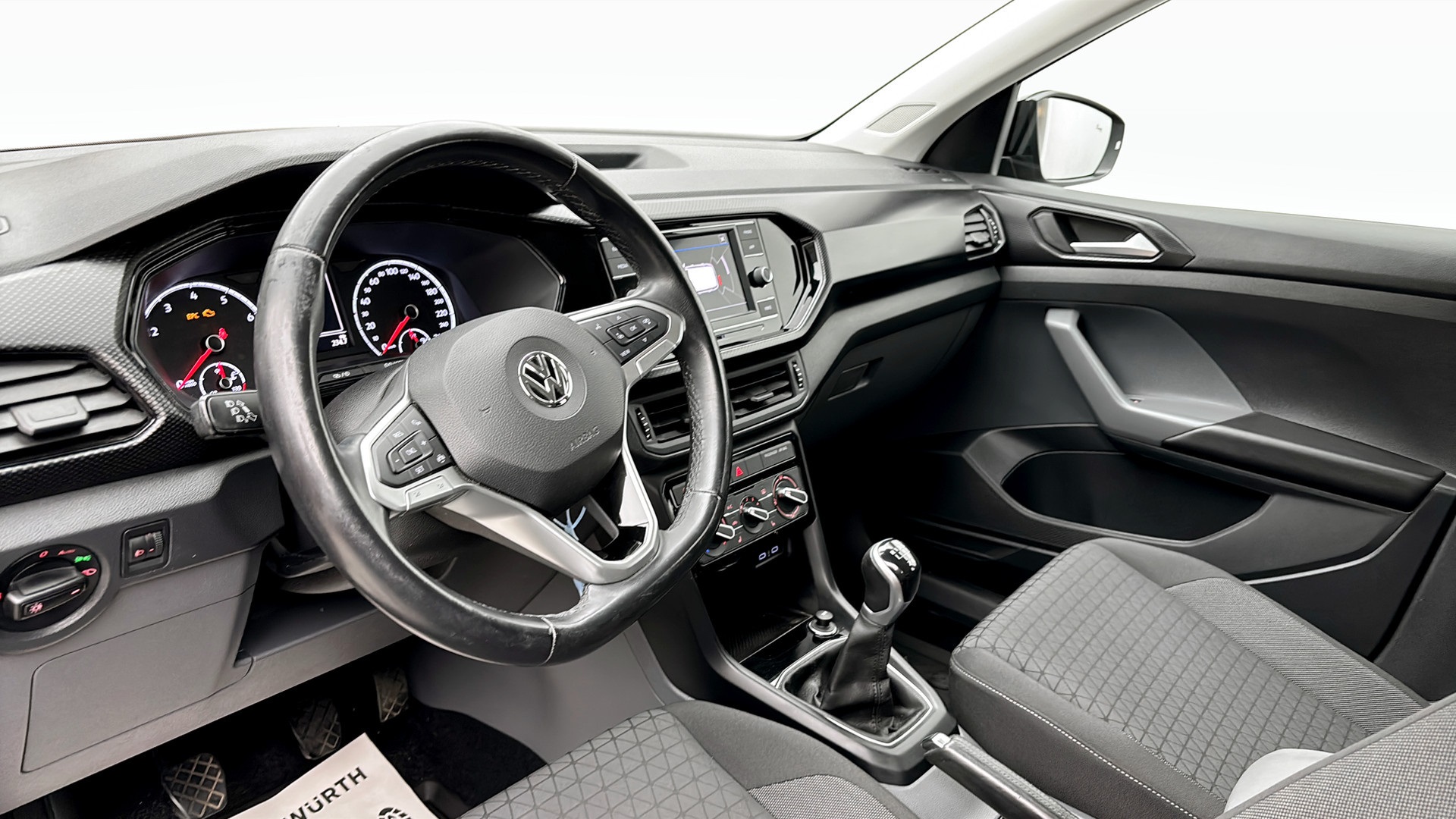 Volkswagen T-Cross LZM61L