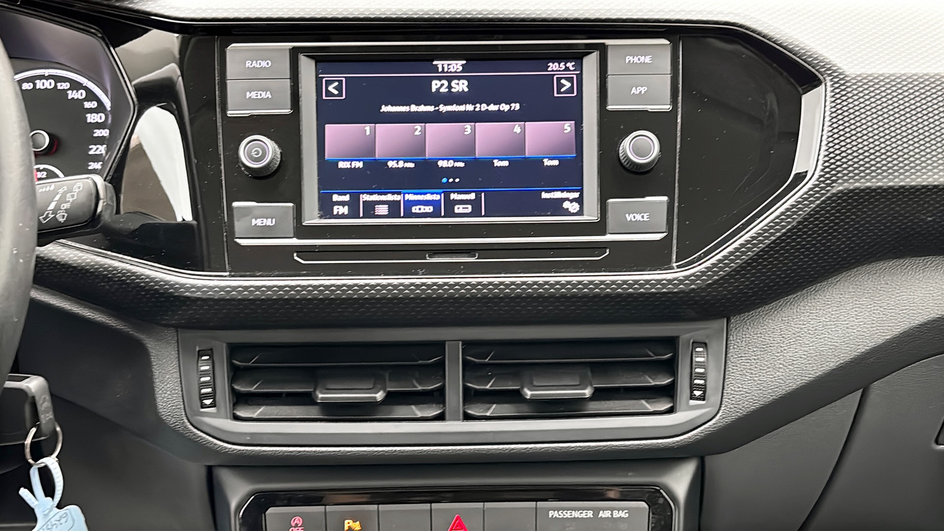 Volkswagen T-Cross LZM61L