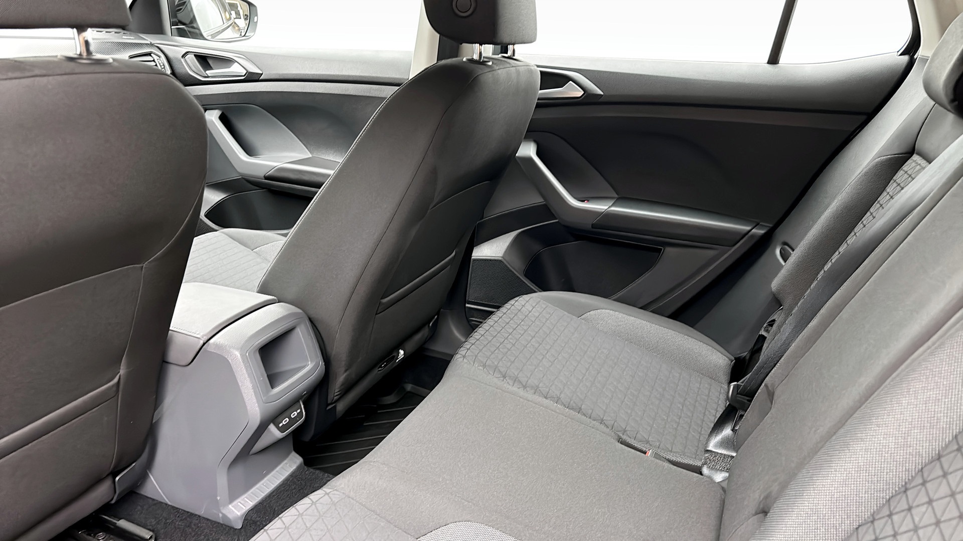 Volkswagen T-Cross LZM61L