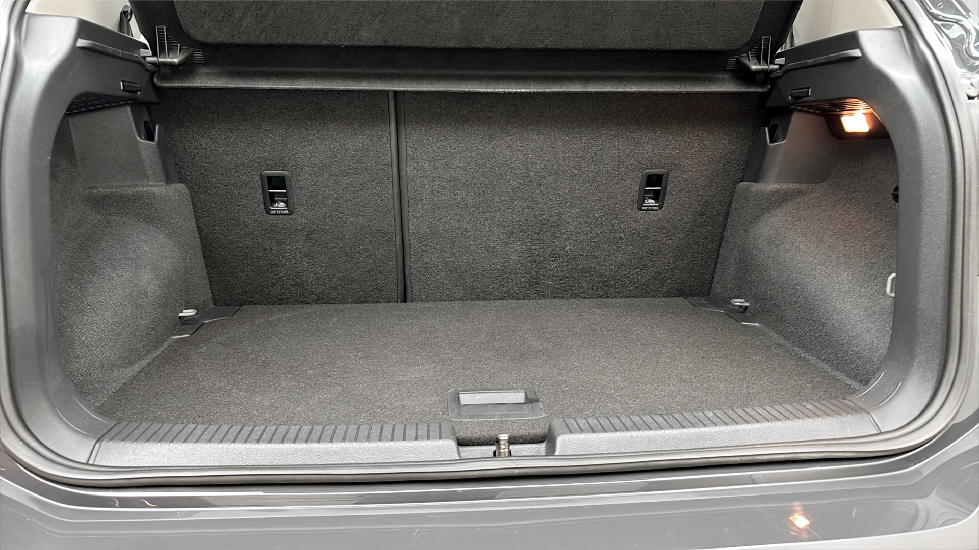 Volkswagen T-Cross LZM61L