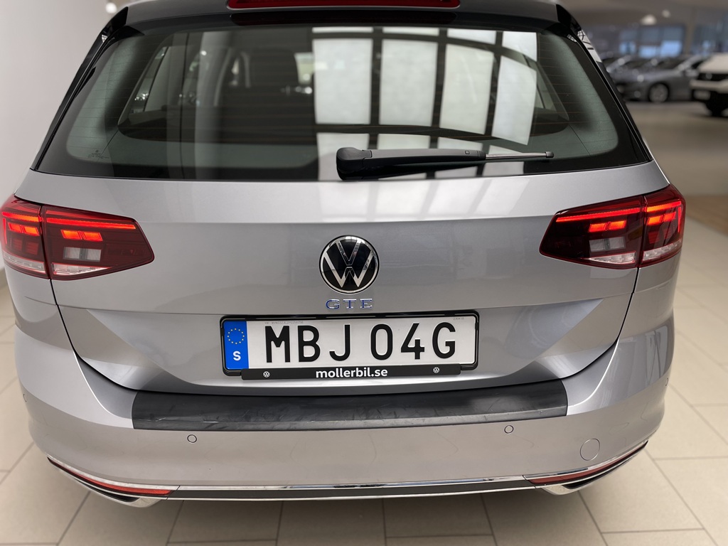 Volkswagen Passat MBJ04G