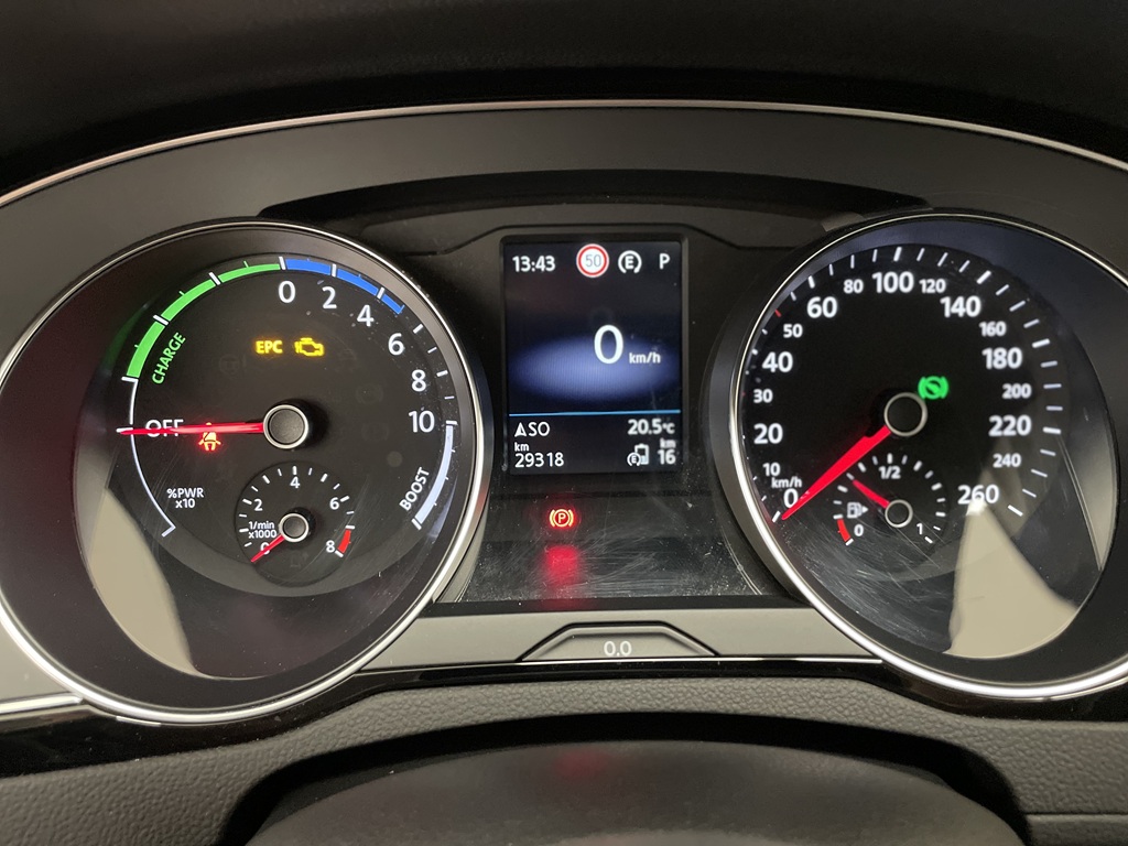 Volkswagen Passat MBJ04G