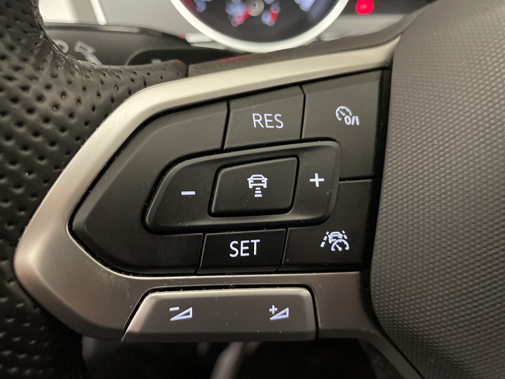 Volkswagen Passat MBJ04G