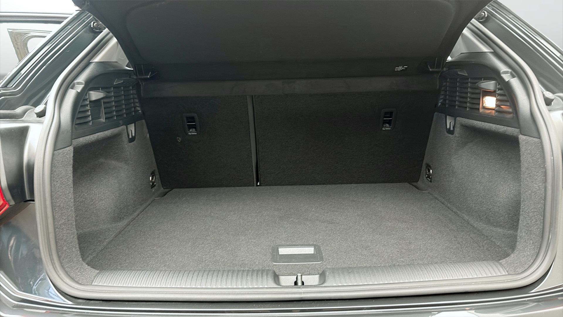 Audi Q2 MBN92Y