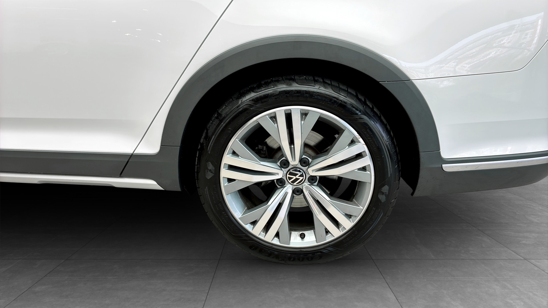 Volkswagen Passat MBP04D