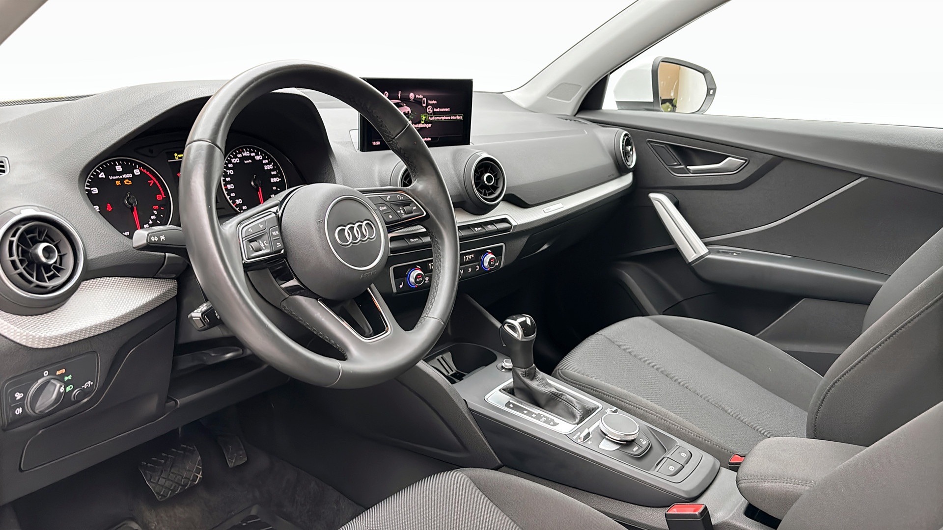 Audi Q2 MCG31H