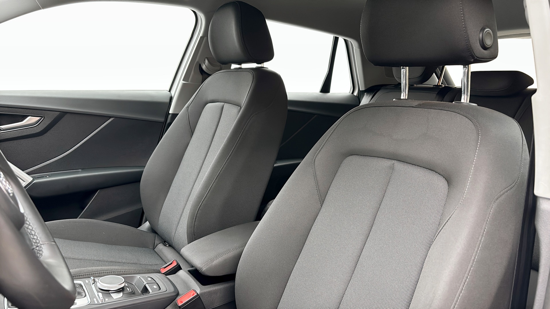 Audi Q2 MCG31H
