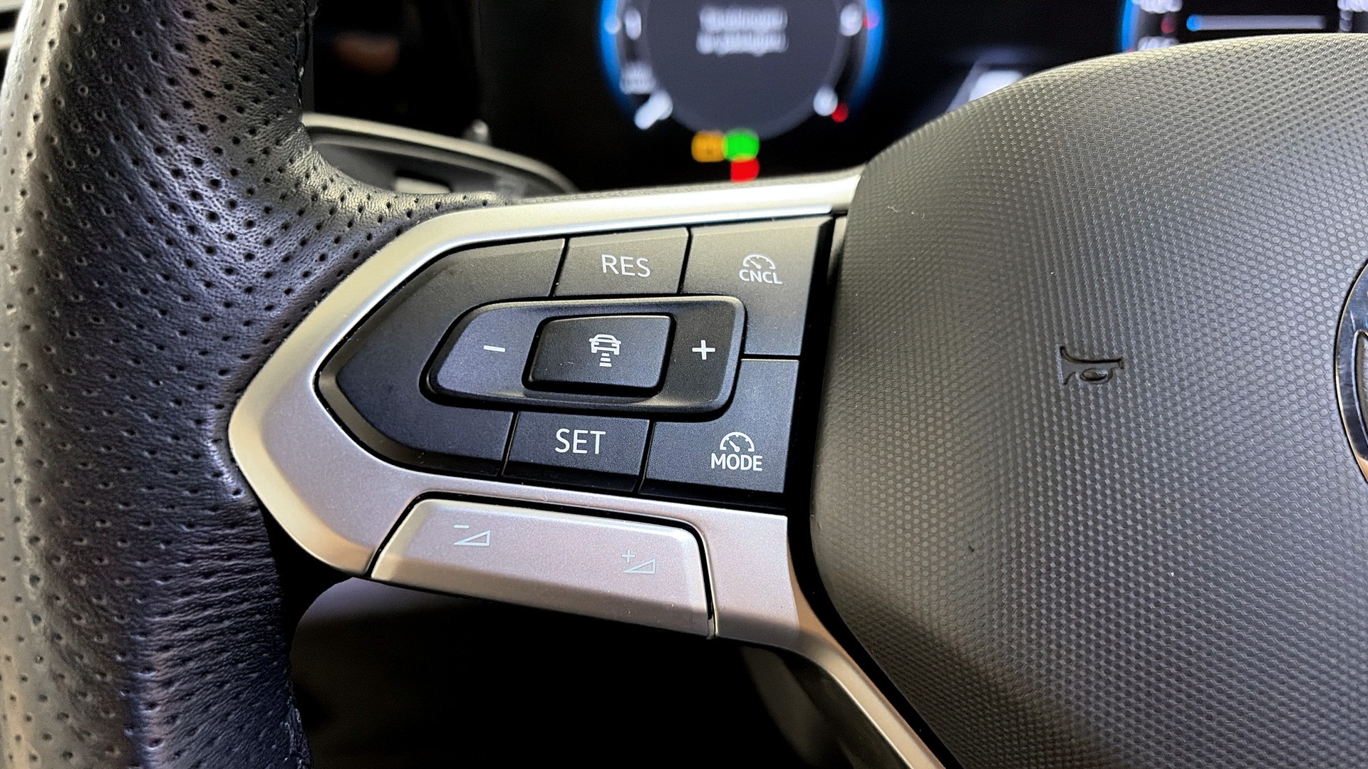 Volkswagen Tiguan MCH49C