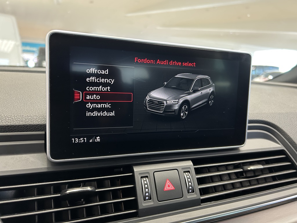 Audi SQ5 MCS881