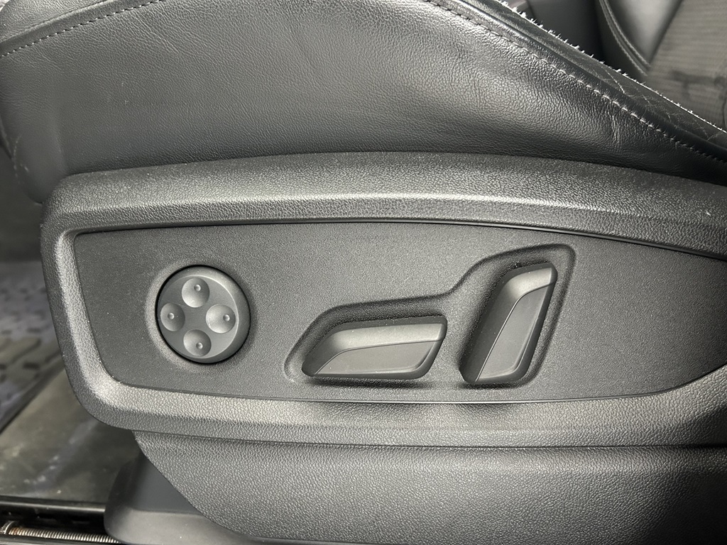 Audi SQ5 MCS881