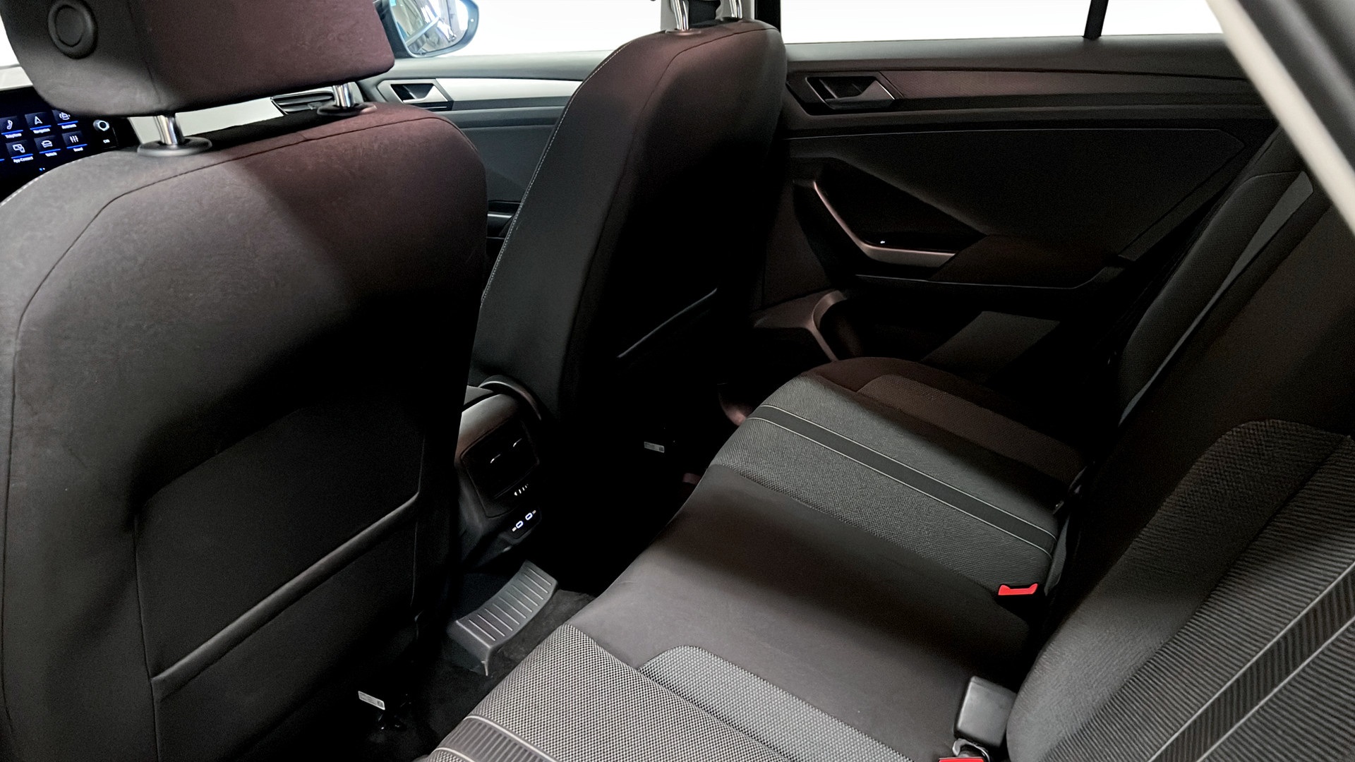 Volkswagen T-Roc MDF86N