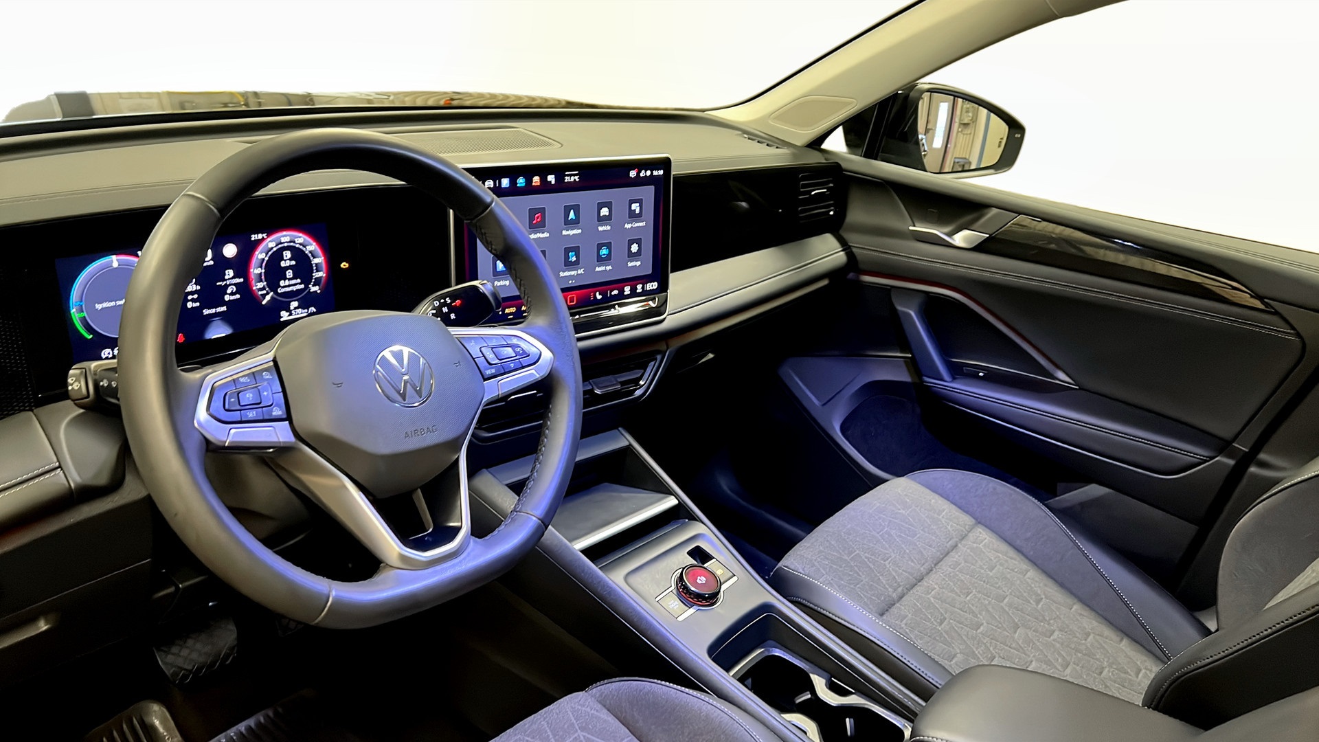 Volkswagen Tiguan MDG22W