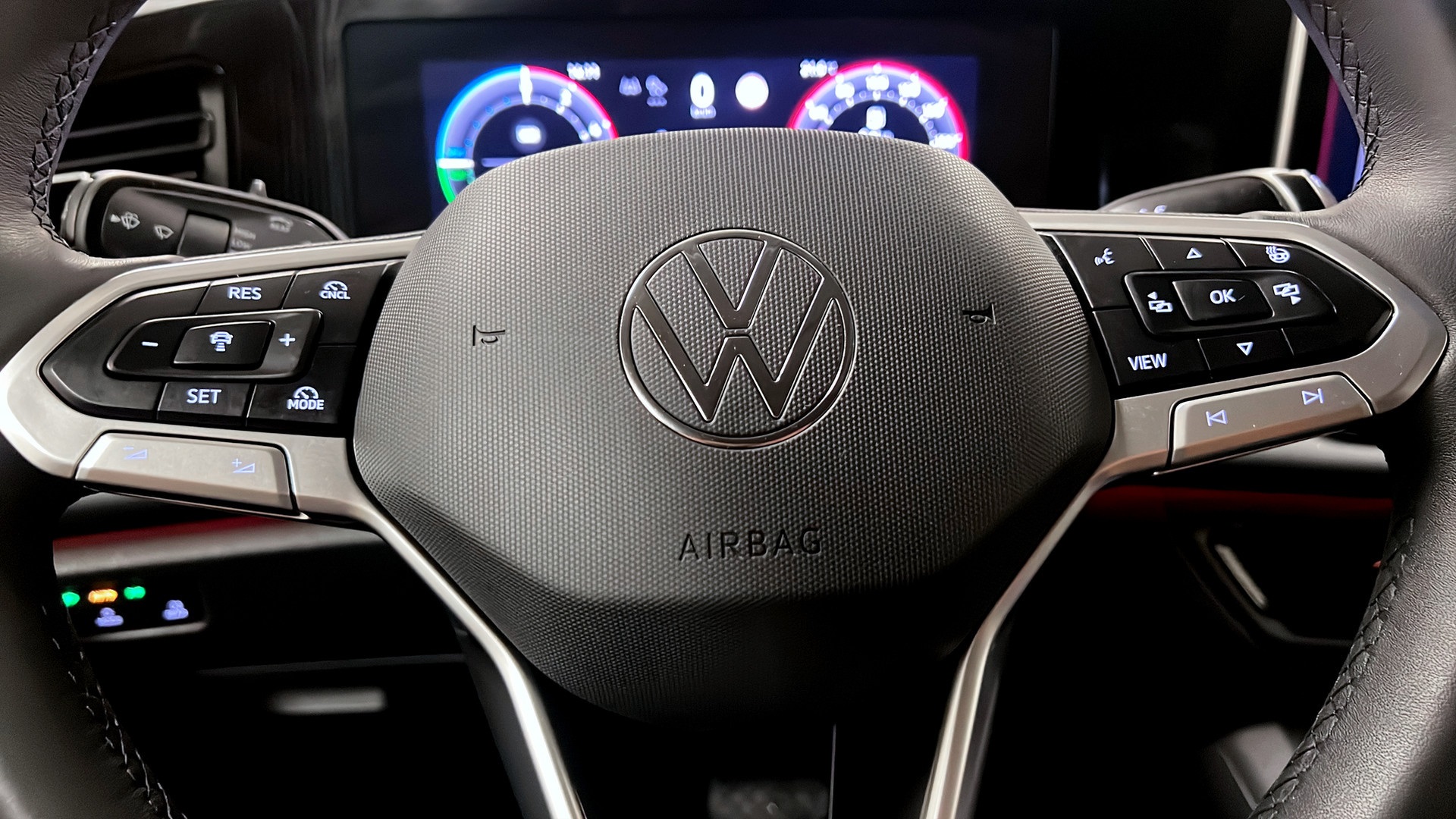 Volkswagen Tiguan MDG22W