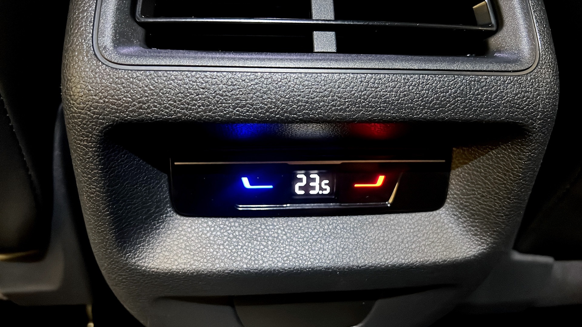 Volkswagen Tiguan MDG22W