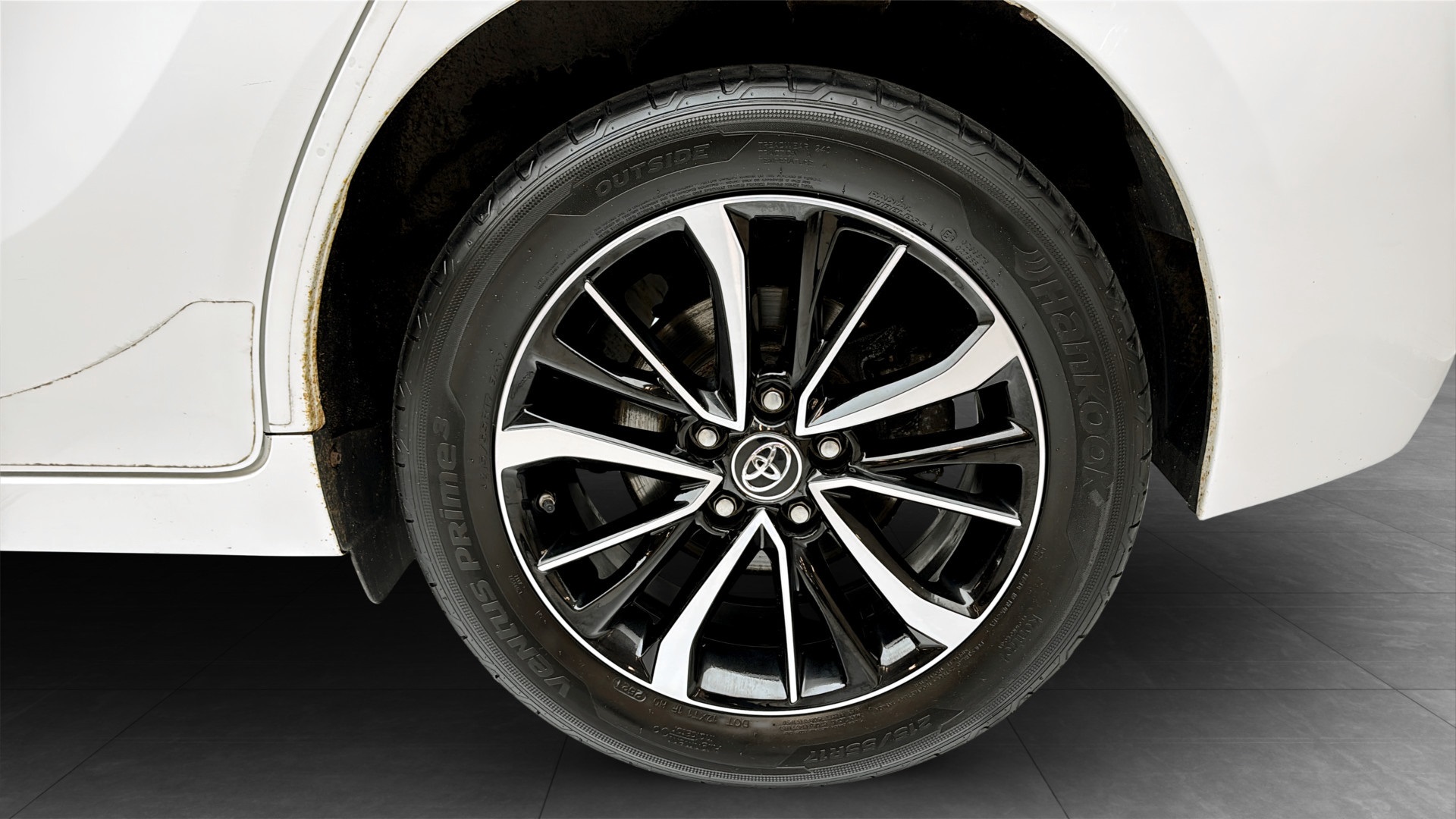 Toyota Verso MDM412
