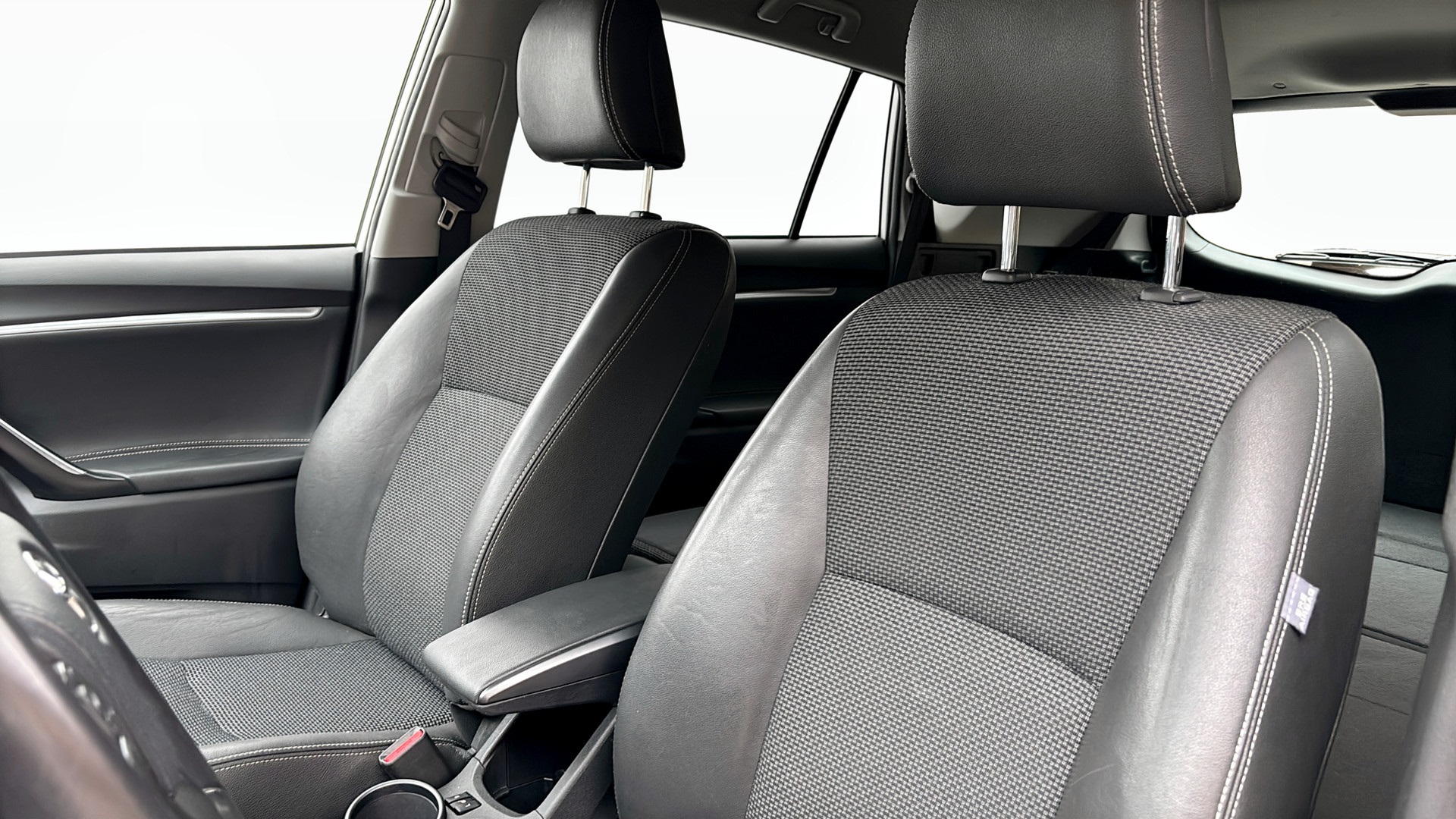 Toyota Verso MDM412