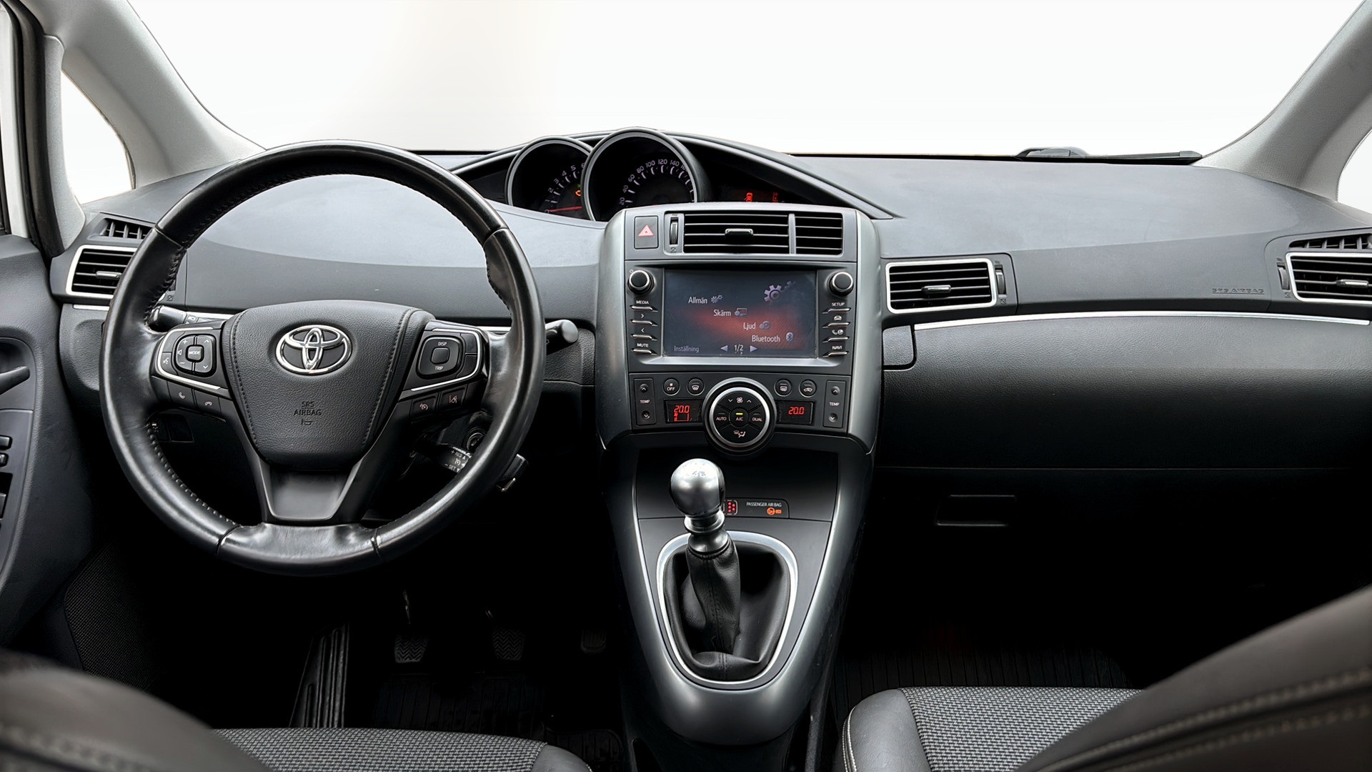 Toyota Verso MDM412