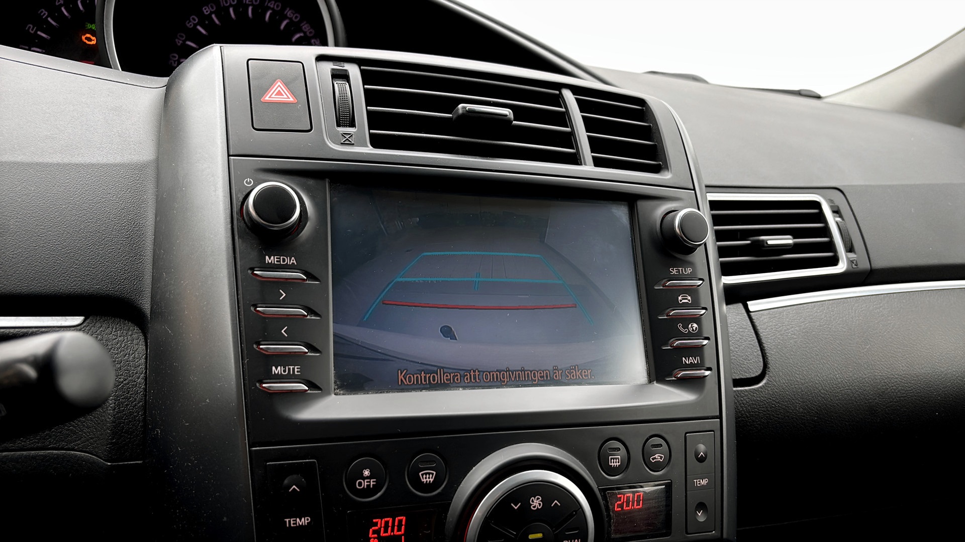 Toyota Verso MDM412