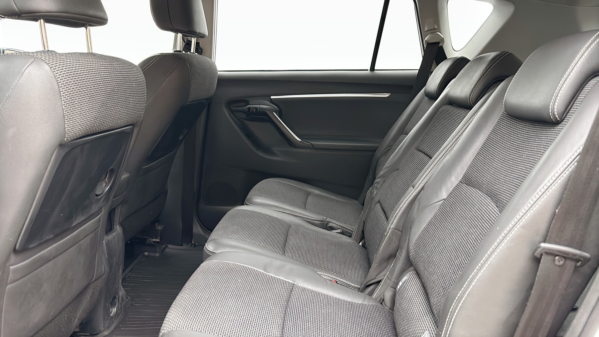 Toyota Verso MDM412