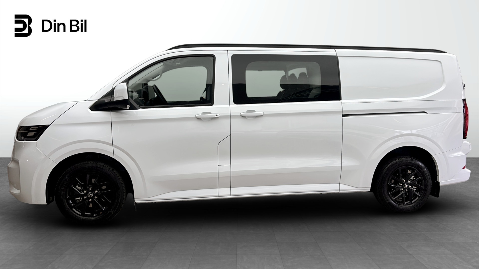 Volkswagen T7 Transporter Kombi MEJ49F