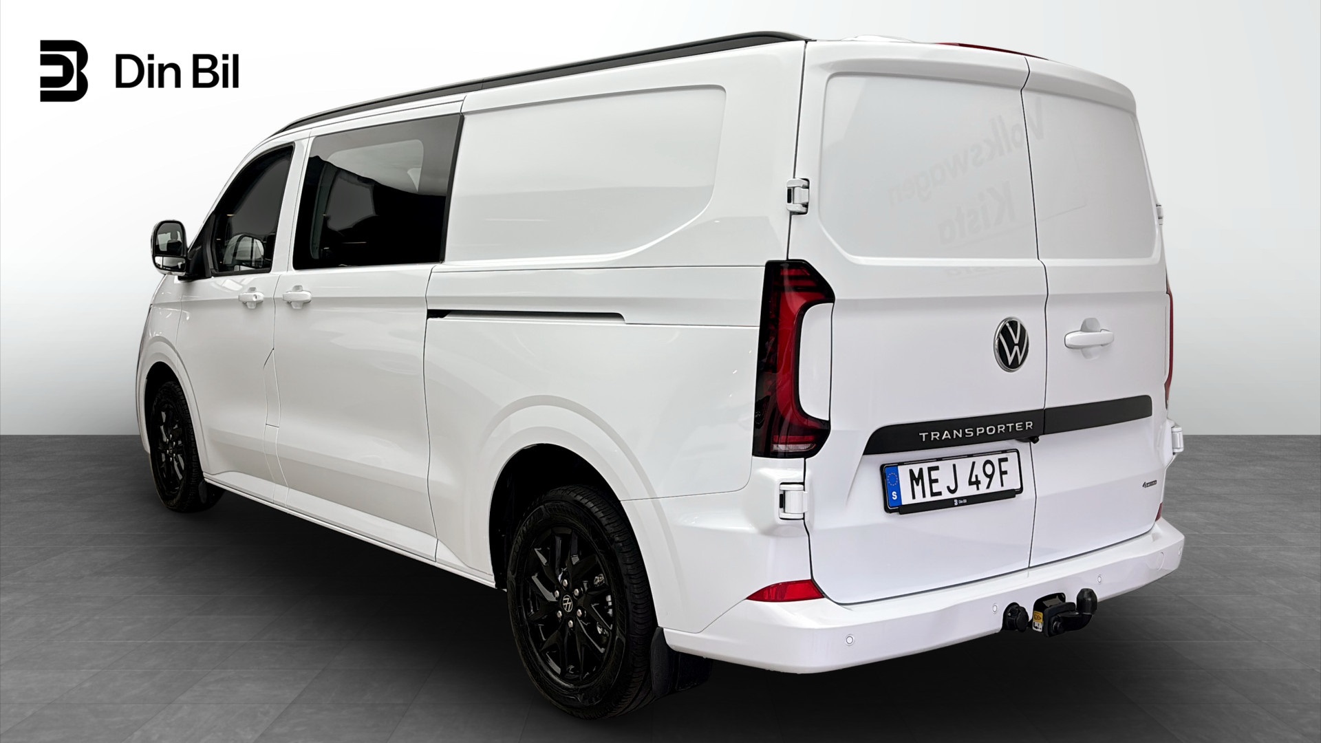 Volkswagen T7 Transporter Kombi MEJ49F