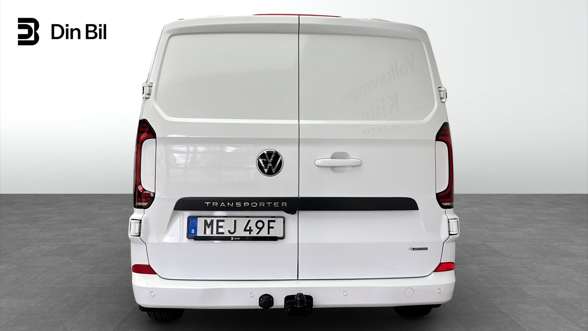 Volkswagen T7 Transporter Kombi MEJ49F
