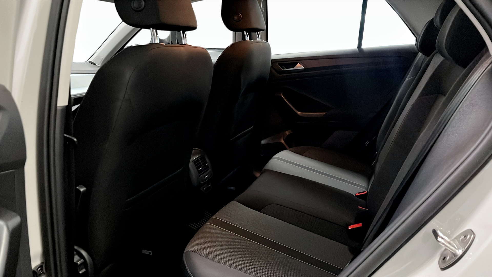 Volkswagen T-Roc MEK85D
