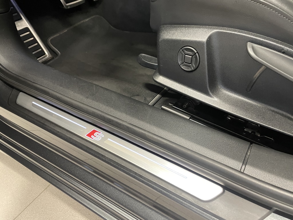 Audi A6 Avant MEL86W