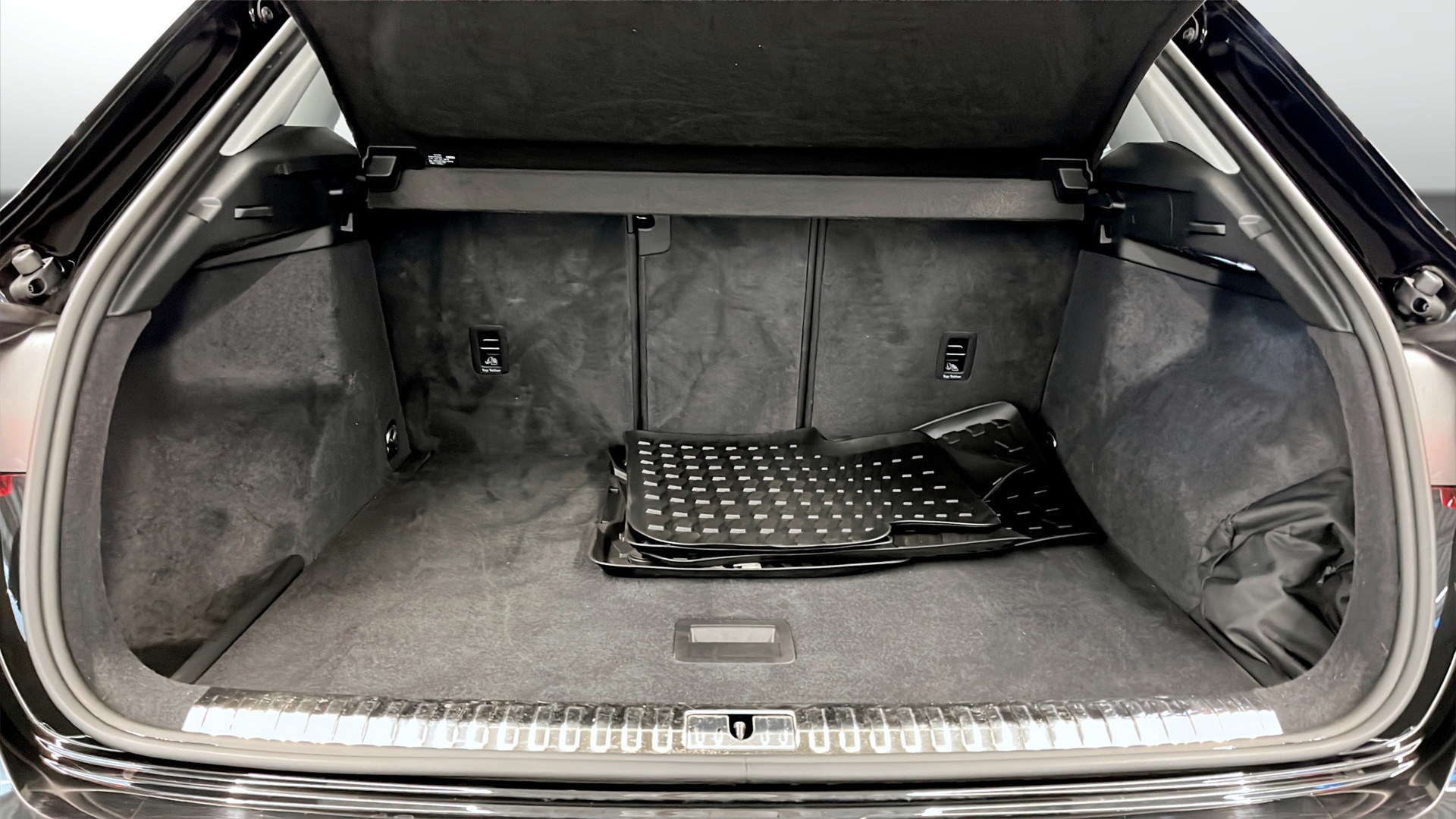 Audi Q3 MEM49M