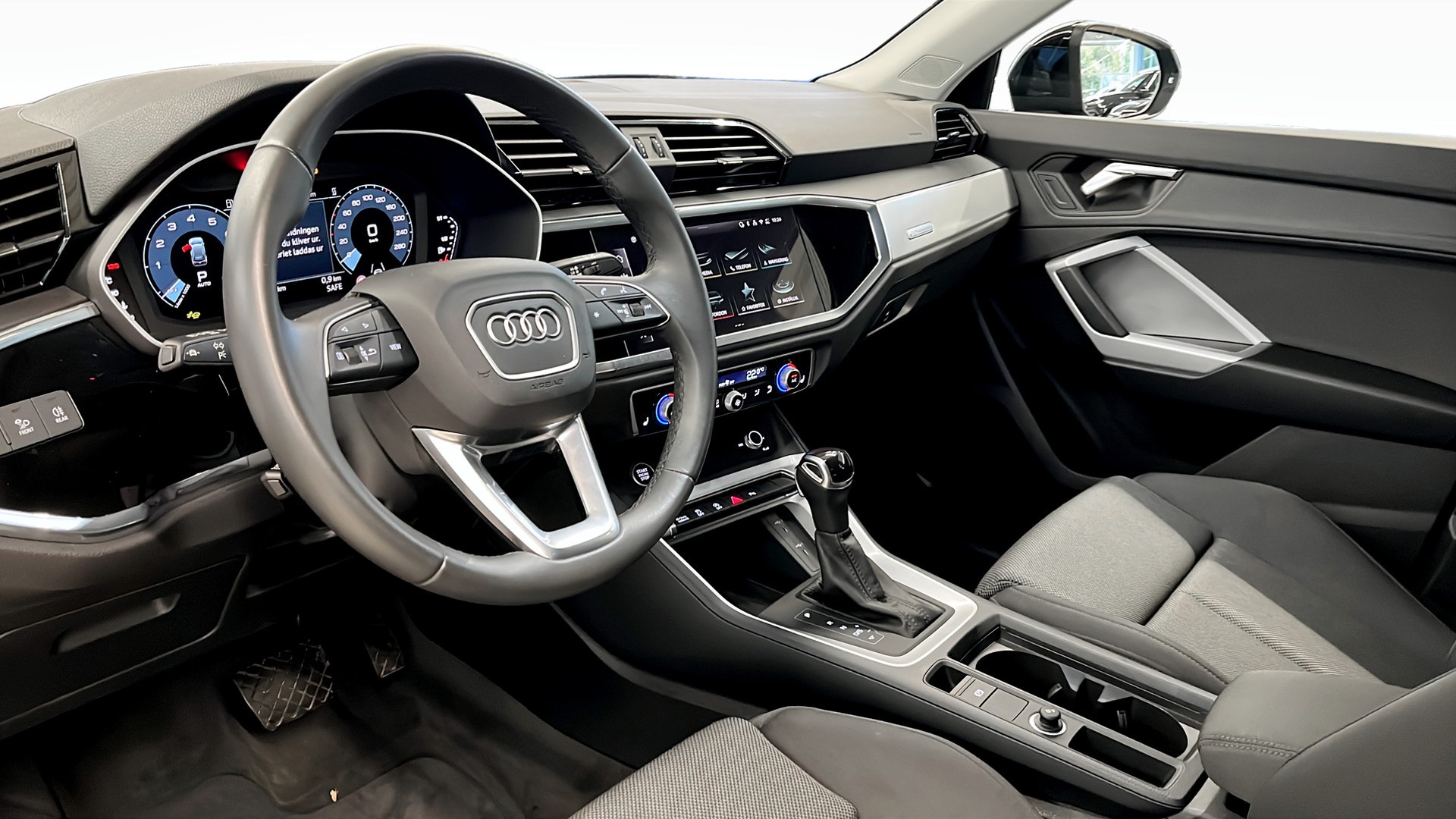 Audi Q3 MEM49M