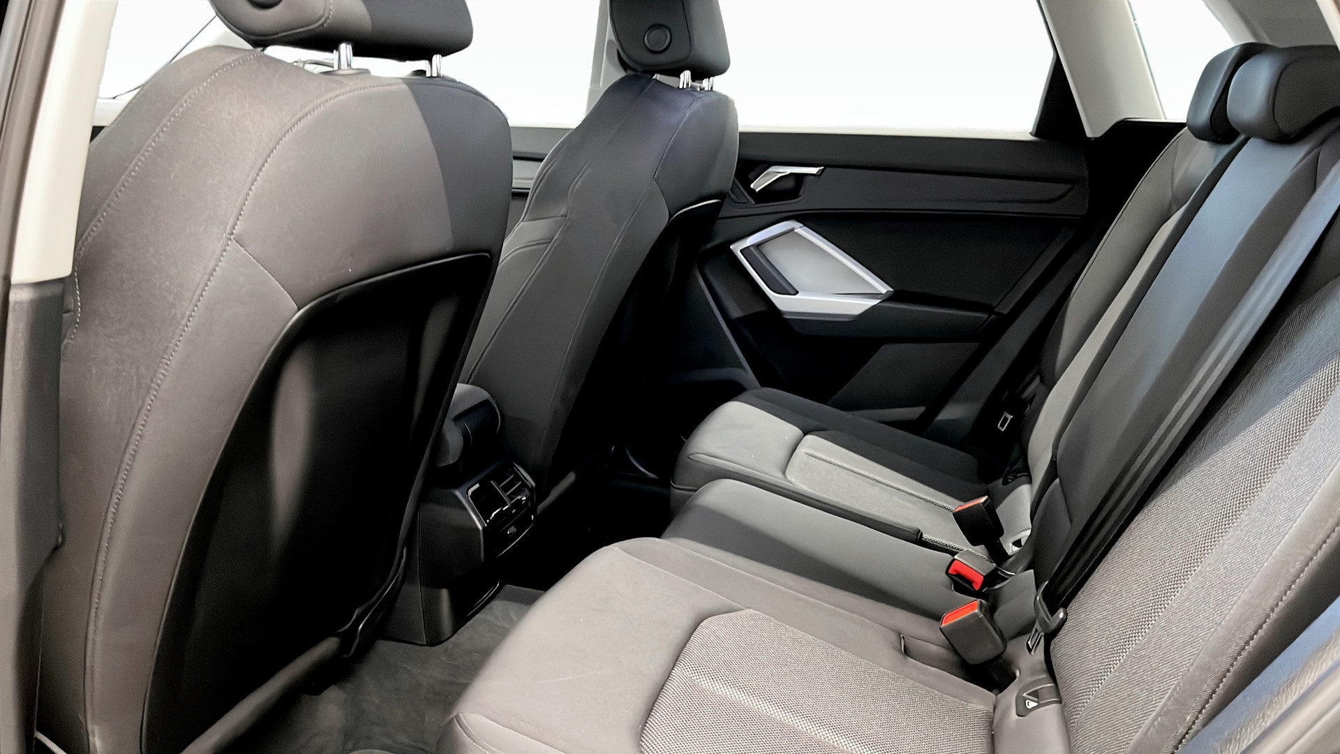 Audi Q3 MEM49M