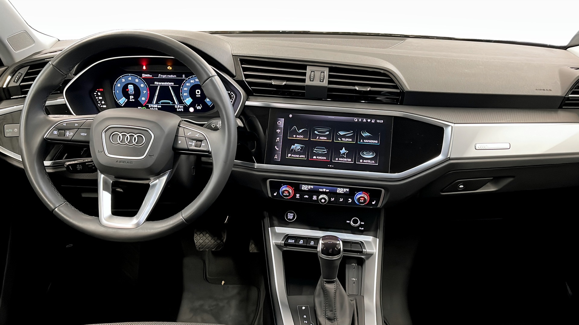 Audi Q3 MEM49M