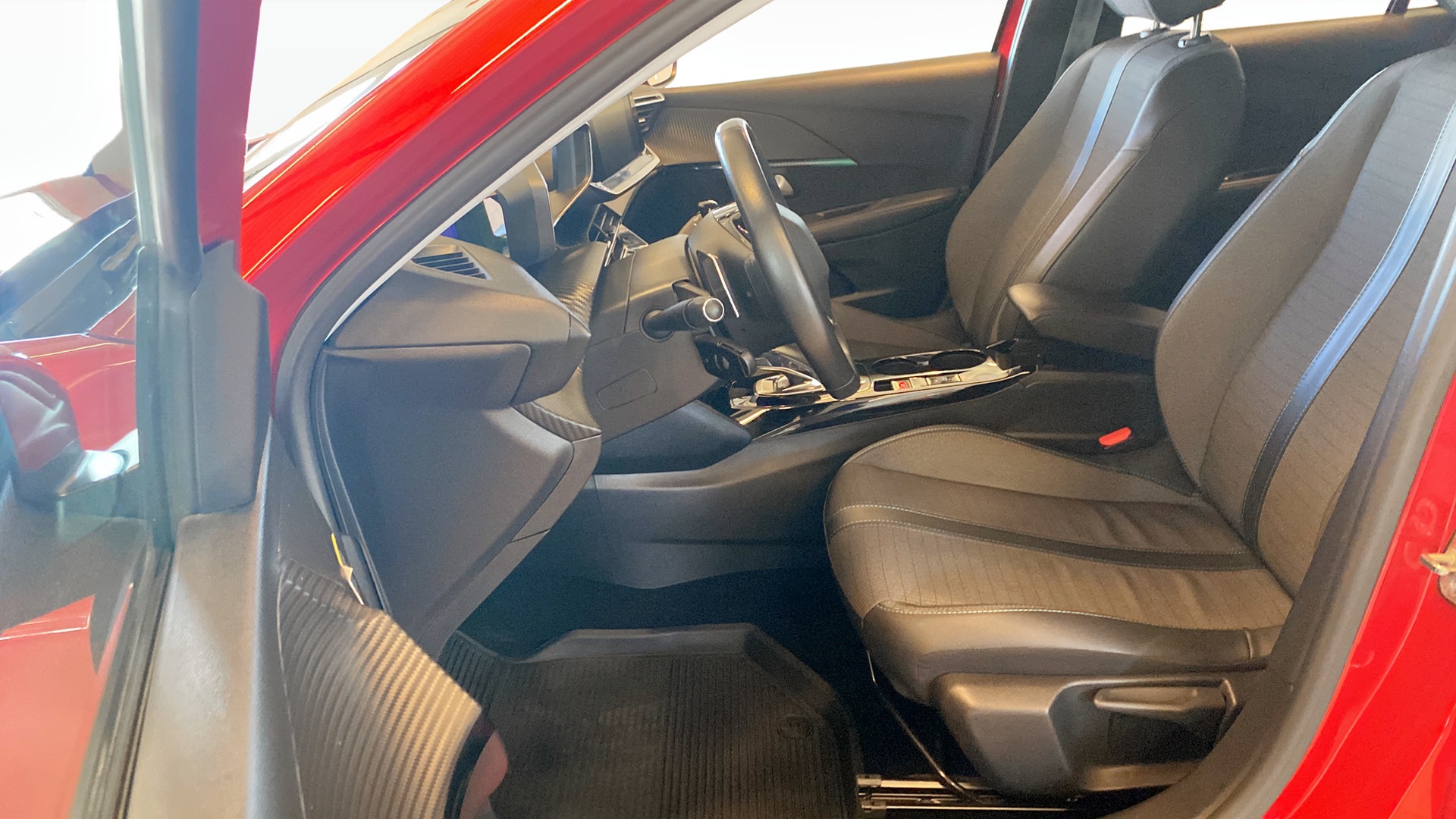 Peugeot 208 MEP91U