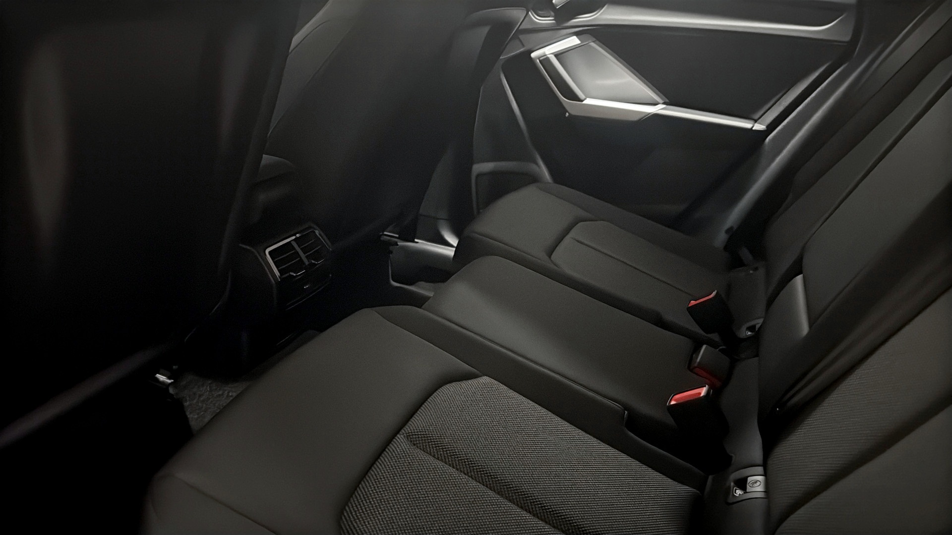 Audi Q3 MEU21R