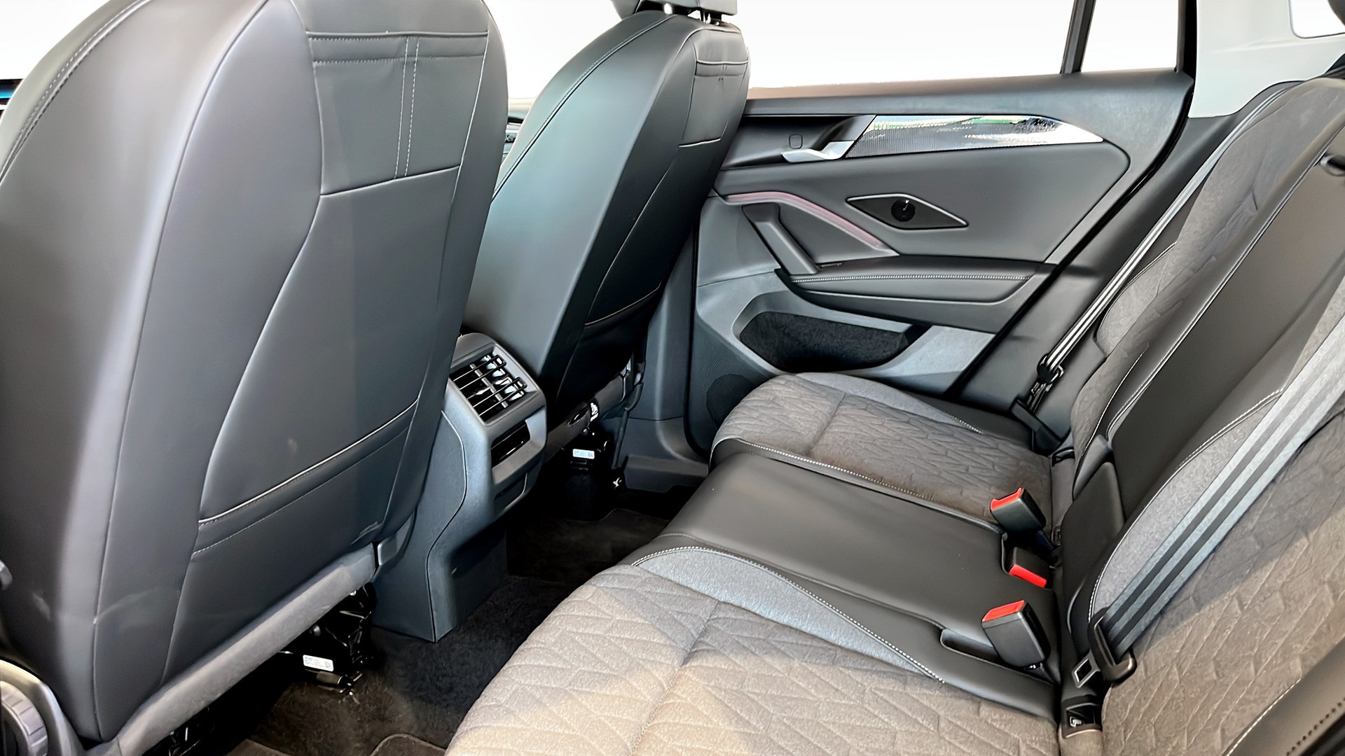 Volkswagen Tiguan MFH87D