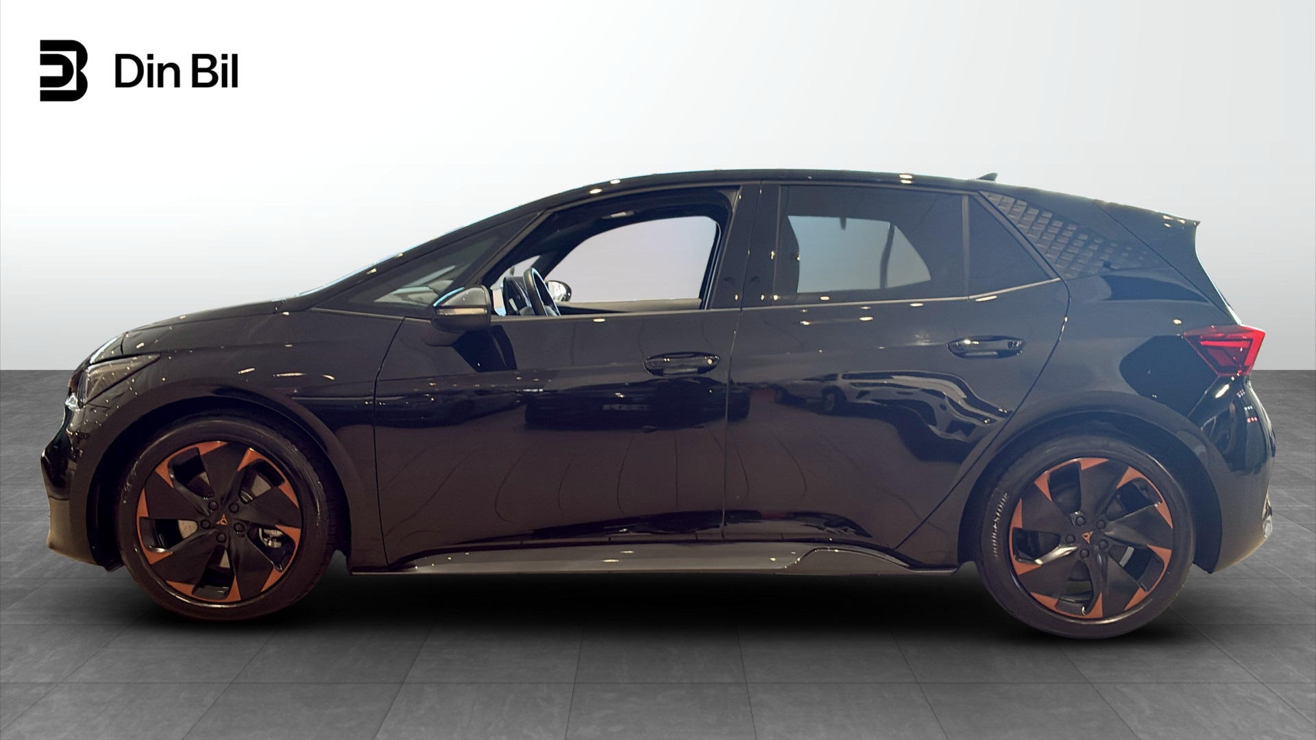 CUPRA Born MFL22E